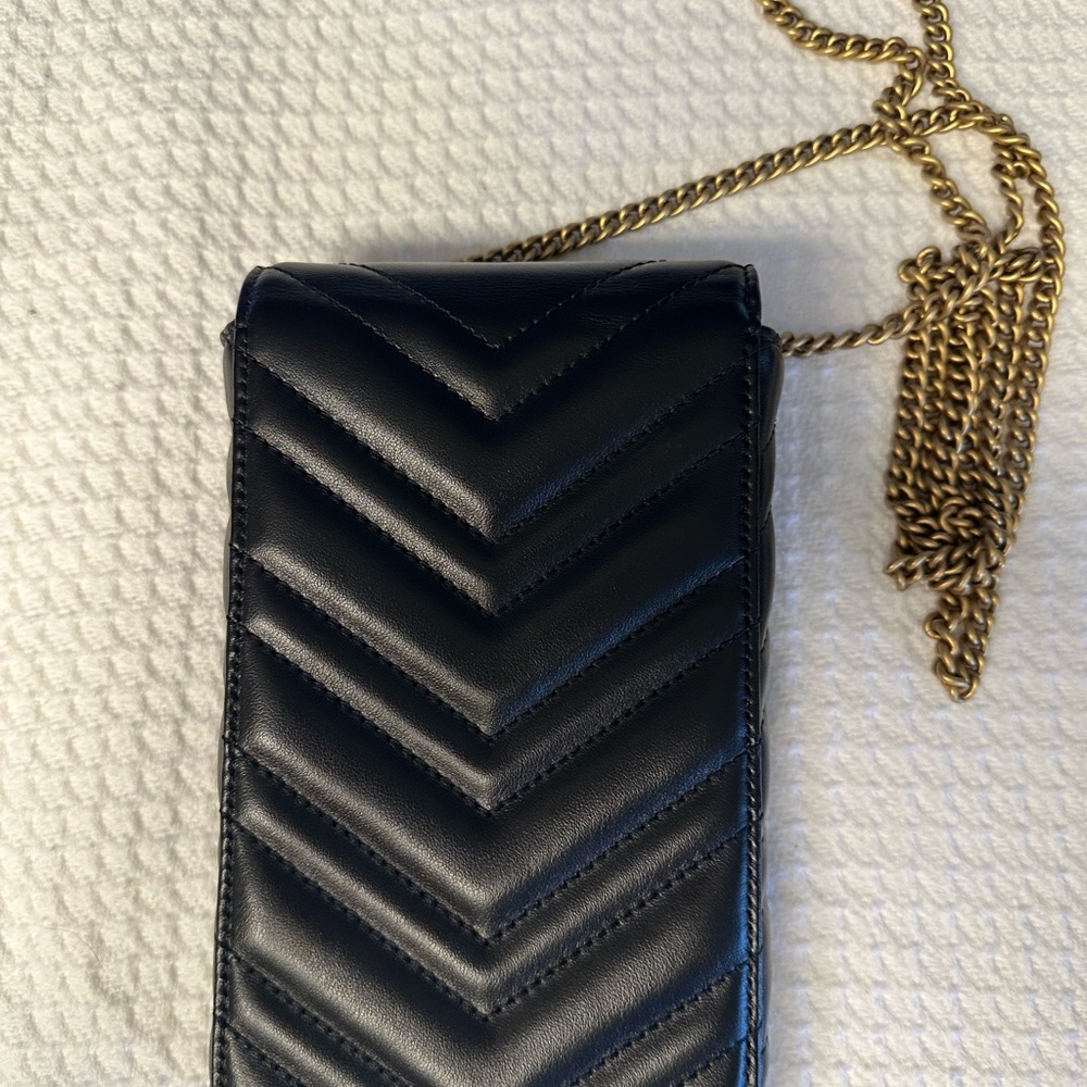 Gucci Black Chevron GG Marmont Crossbody Pouch with Gold Hardware - Picture 4 of 8